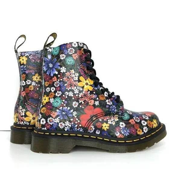NIB Dr Martens Wanderlust Multi Colored Graphic Floral Lace Up Boots Women’s 6 - Picture 3 of 9